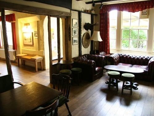 The Crown At Broad Hinton Hotel Buitenkant foto